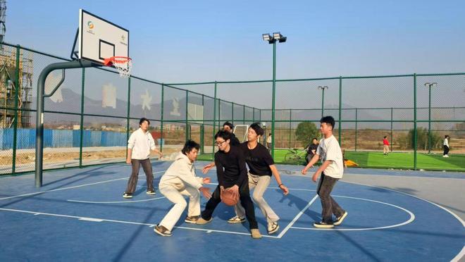 白沙镇：街面刷黑美颜值健身休闲好去处(图5)